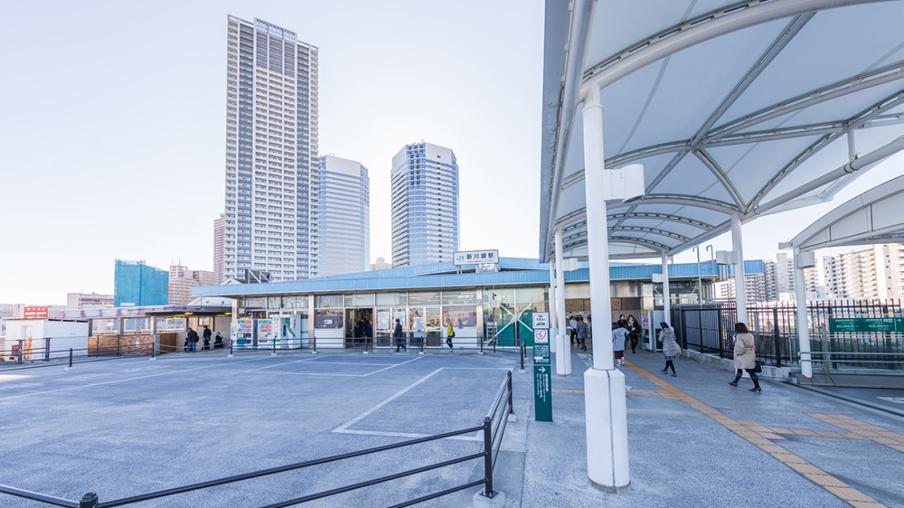 新川崎駅駅前